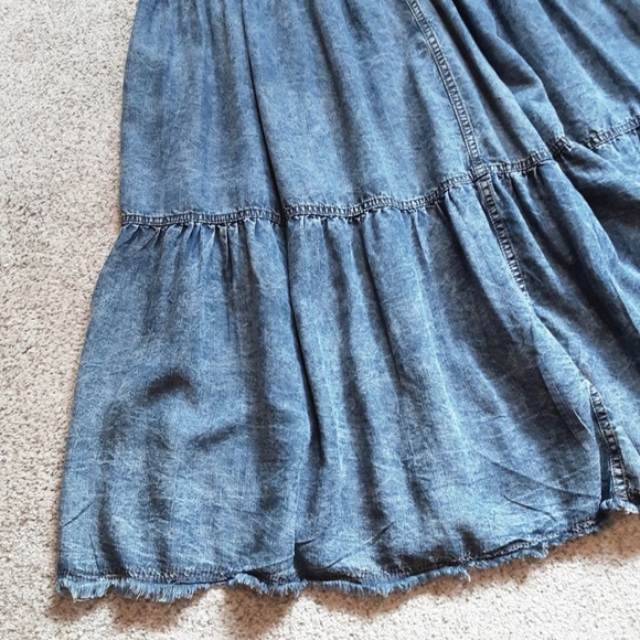 NWT Boho Tiered Denim Maxi Skirt by Blue Velvet Shirred Back Raw Hem Size M - Picture 7 of 12
